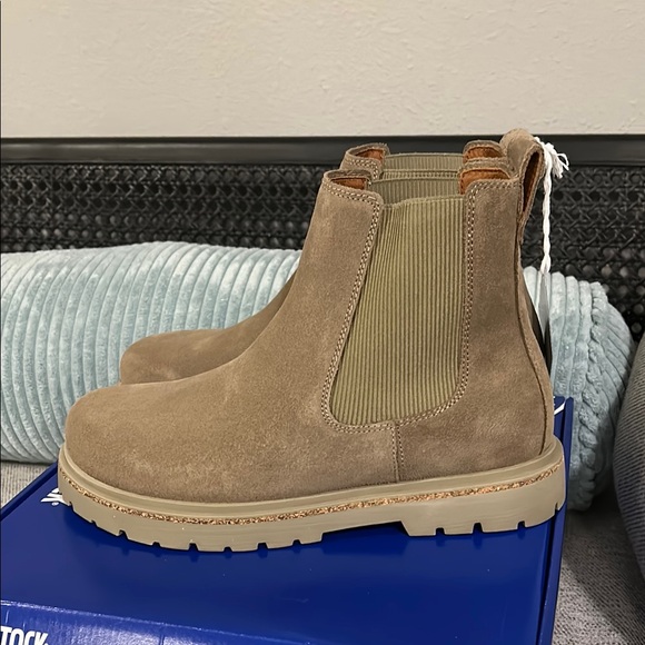 Birkenstock‎ Women’s Highwood Slip On Taupe Suede Leather Chelsea Boots - Picture 2 of 7